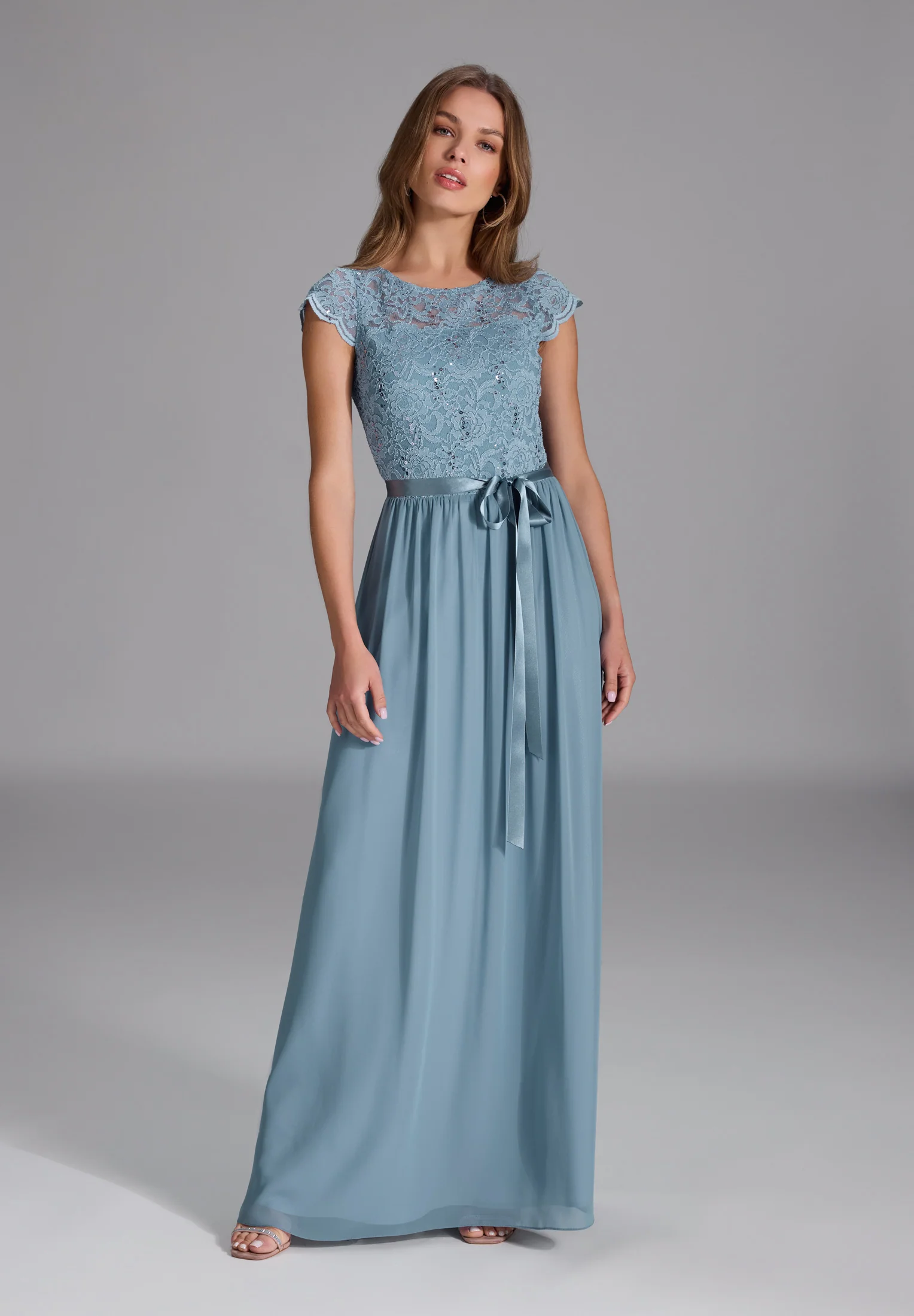 Abendkleid aus Chiffon mit paillettenbesetztem Spitzenoberteil - Image 7