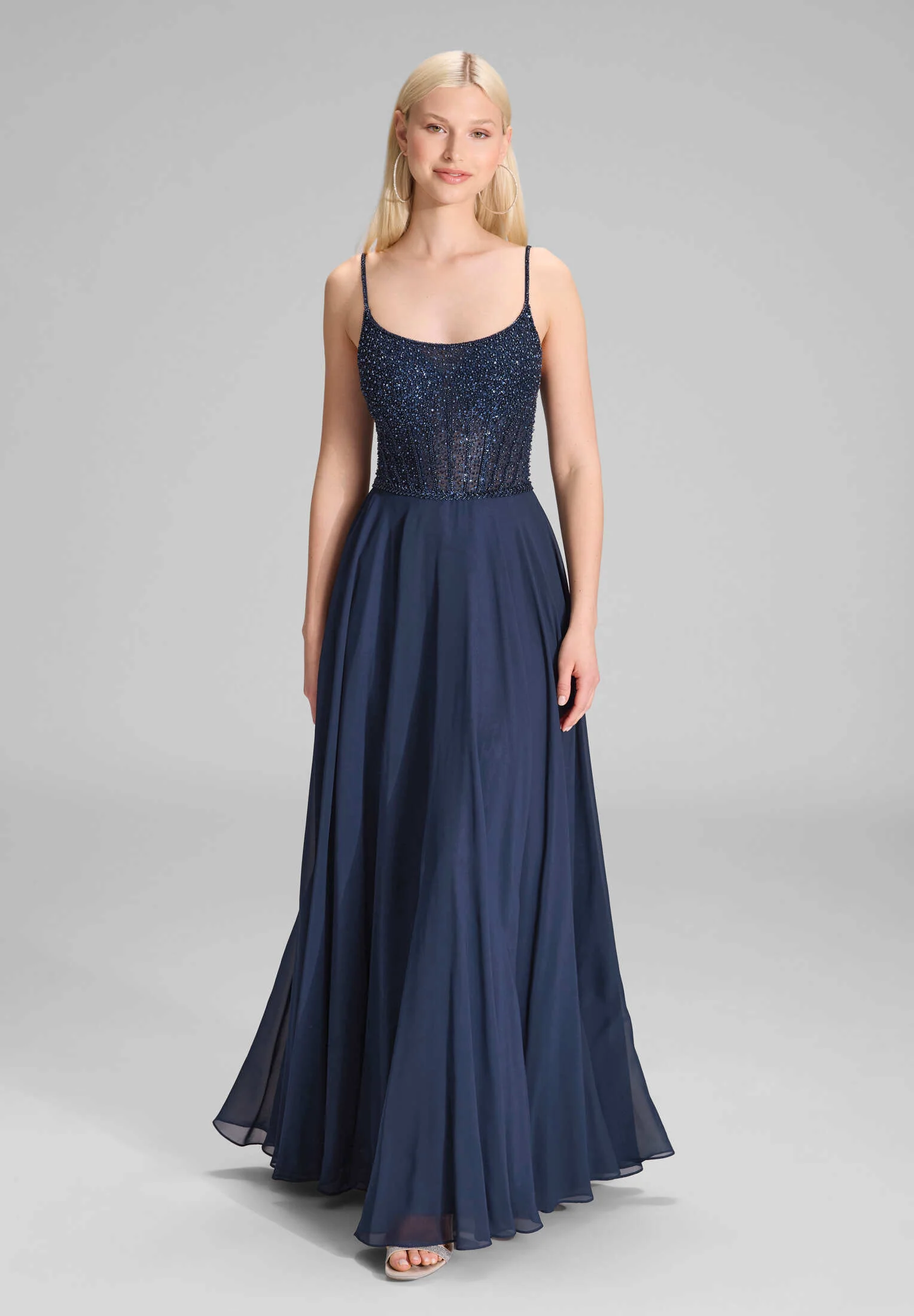 Chiffonkleid mit besticktem Top - Image 5