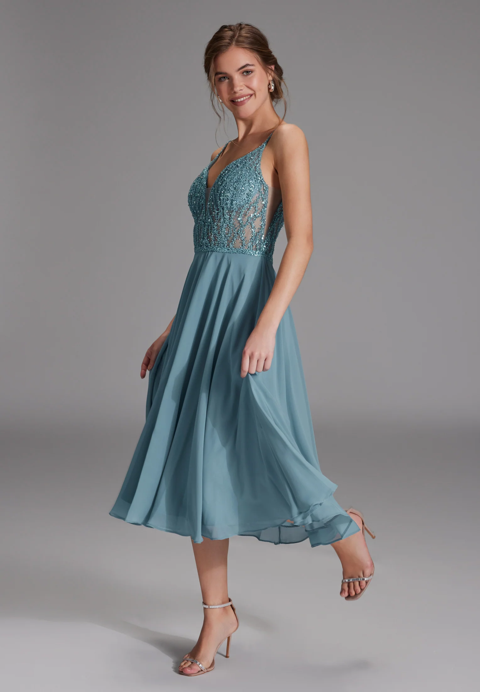 Cocktailkleid aus Materialmix - Image 11