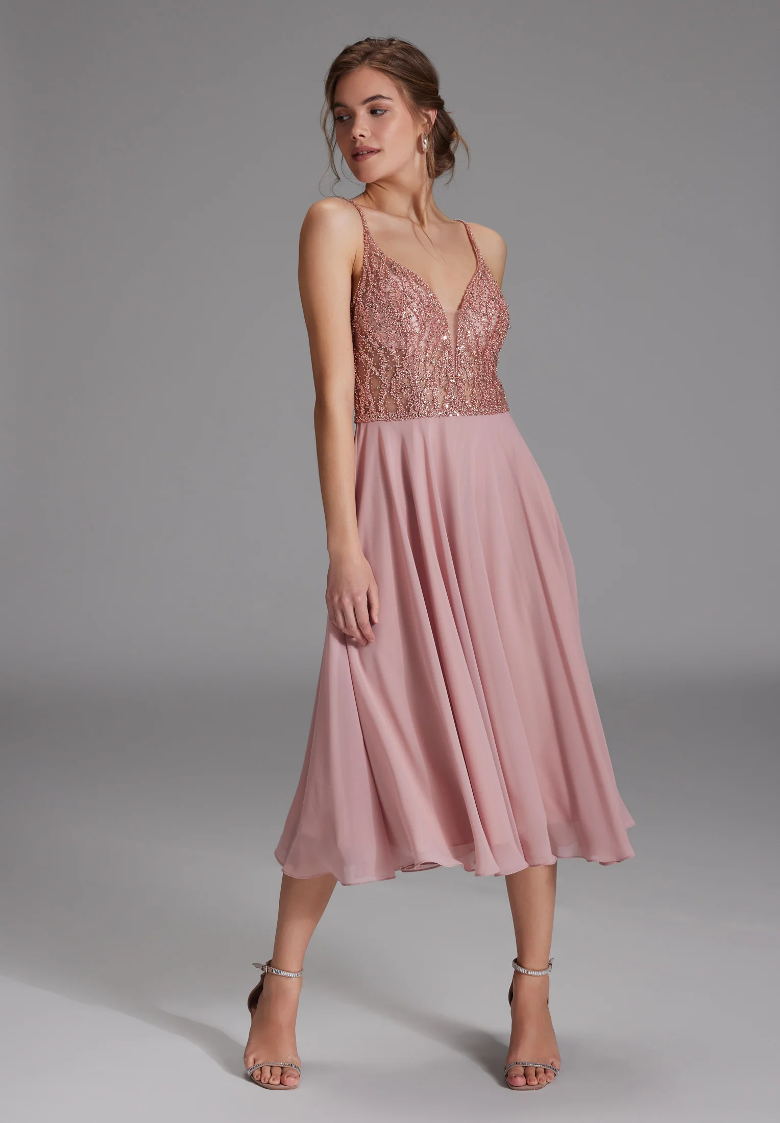 Cocktailkleid aus Materialmix - Image 17