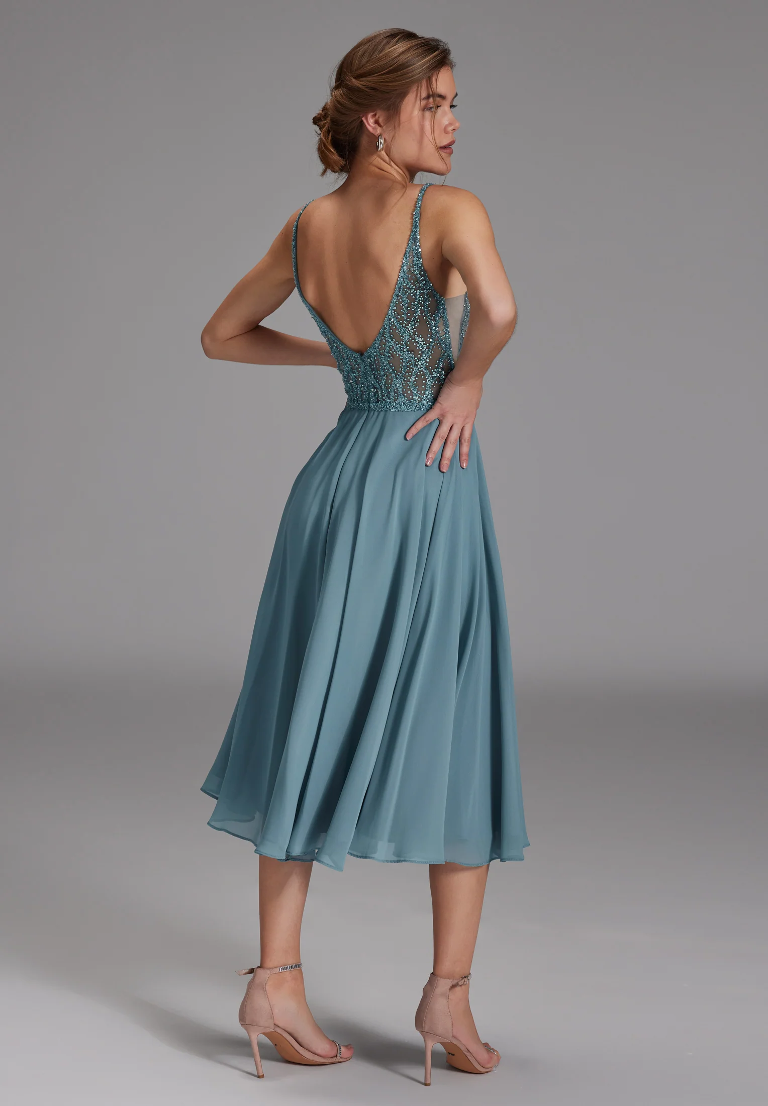 Cocktailkleid aus Materialmix - Image 8