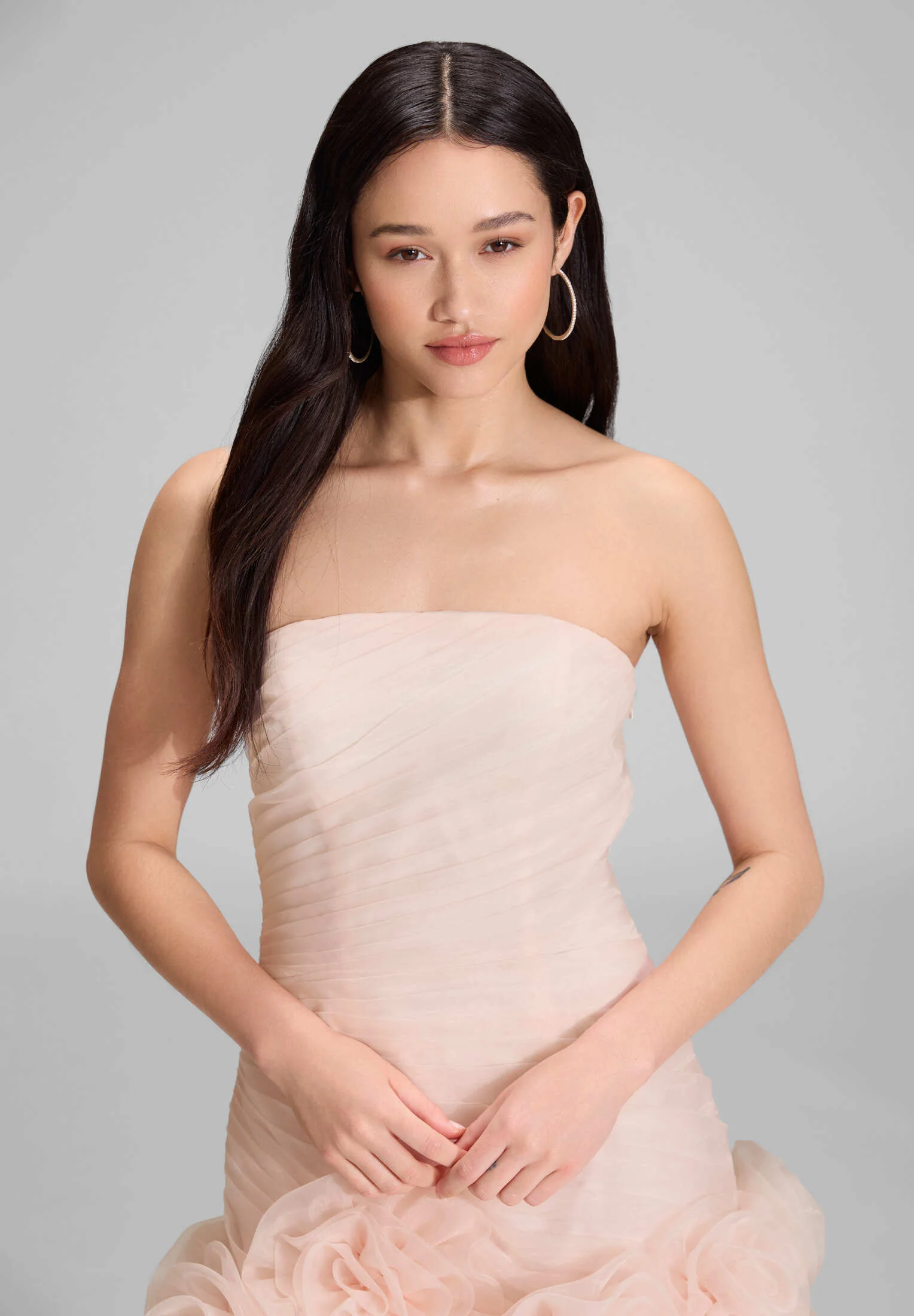 Cocktailkleid mit Blütenapplikation - Image 3