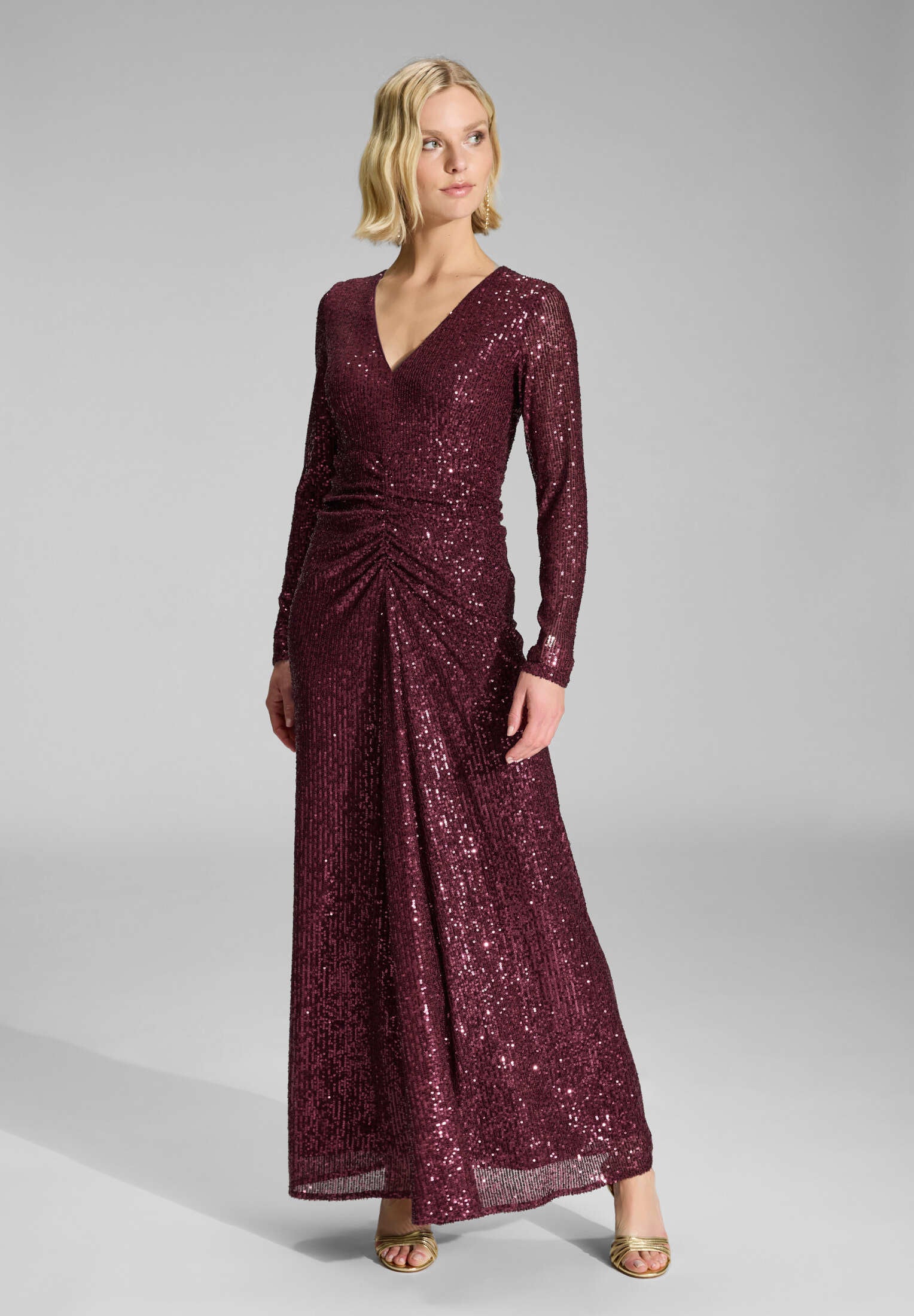 Gerafftes Abendkleid aus elastischer Paillette - Image 7