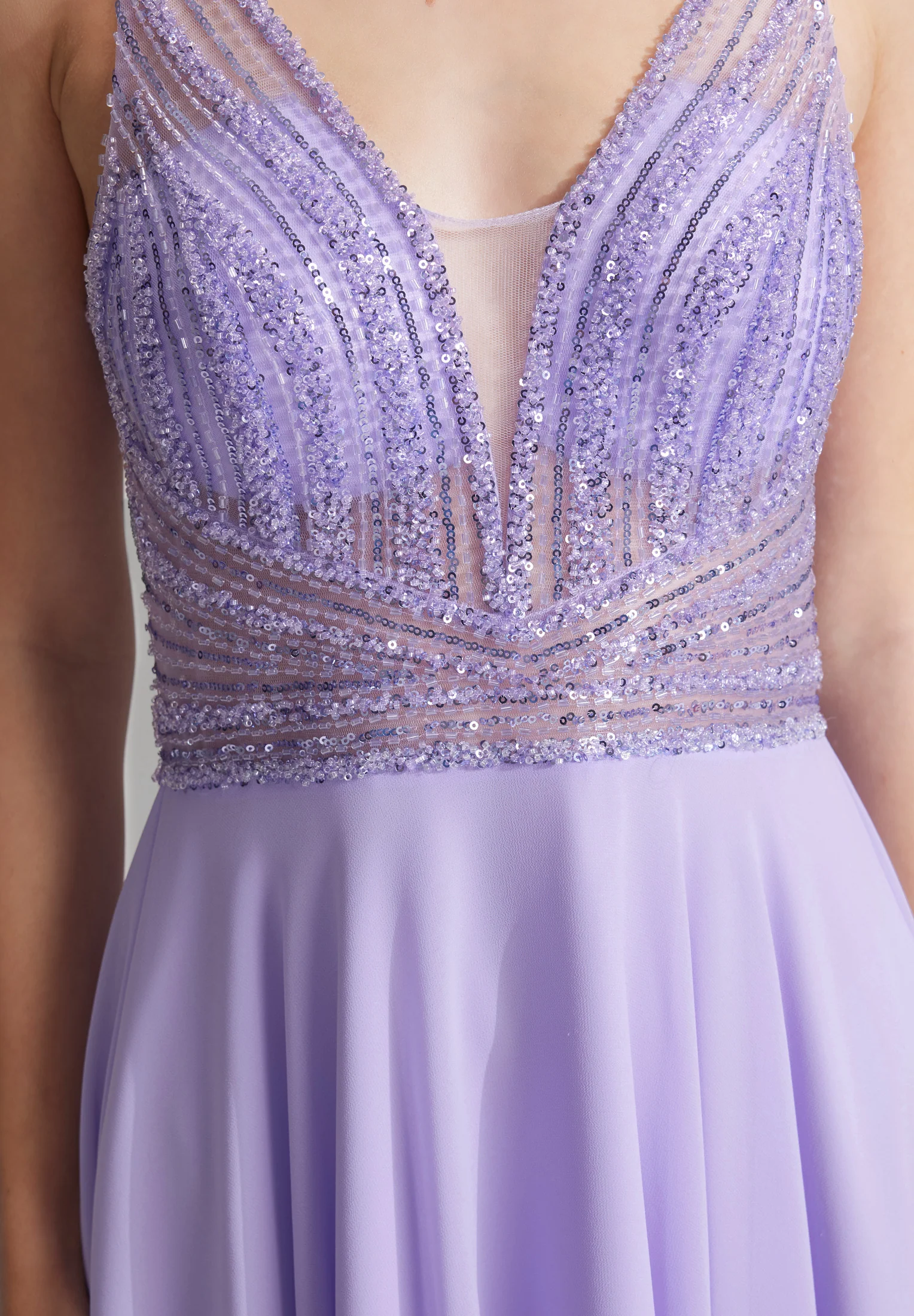 Midilanges Cocktailkleid aus Materialmix - Image 4