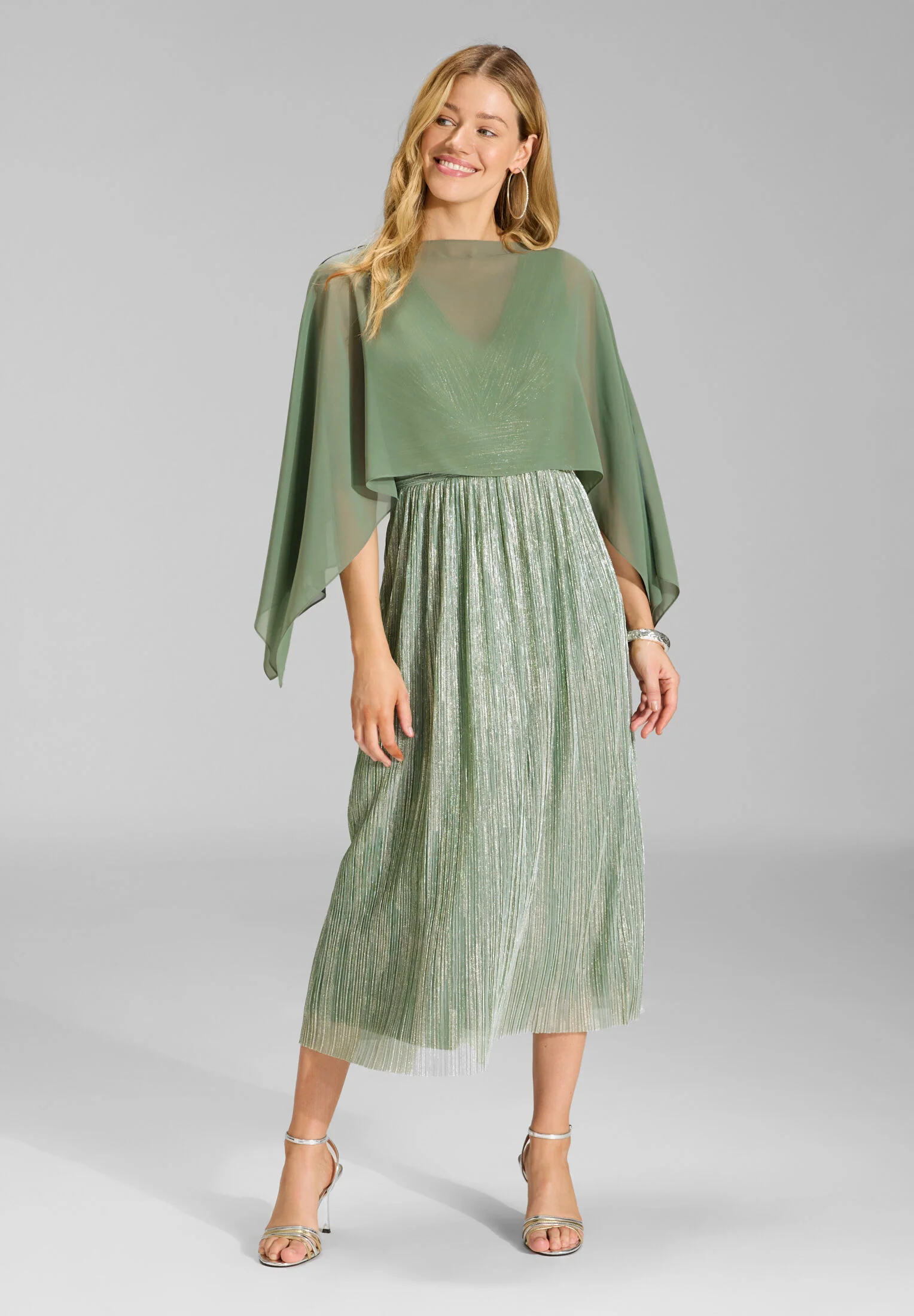 Schlupf-Stola aus Chiffon mit Ärmelschlitzen - Image 12